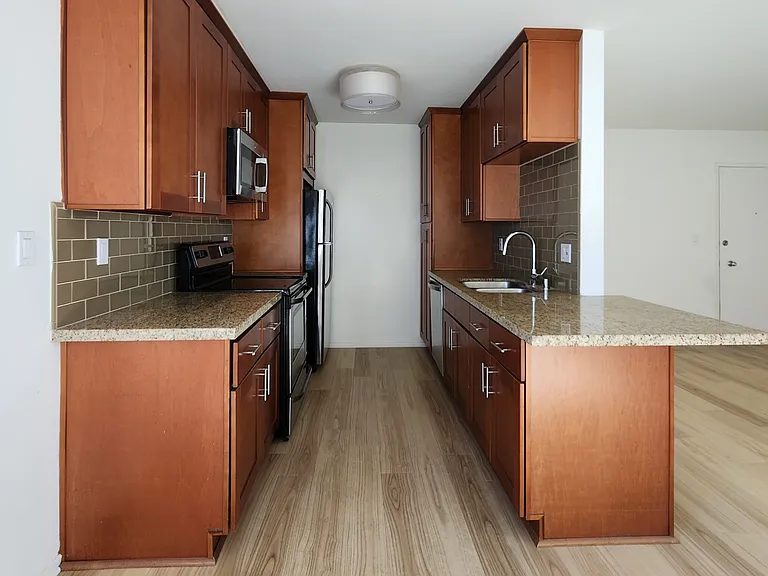 1235 Brockton Ave — Photo 9