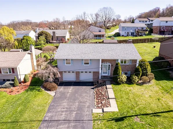 118 Cortland Dr, New Stanton, PA 15672