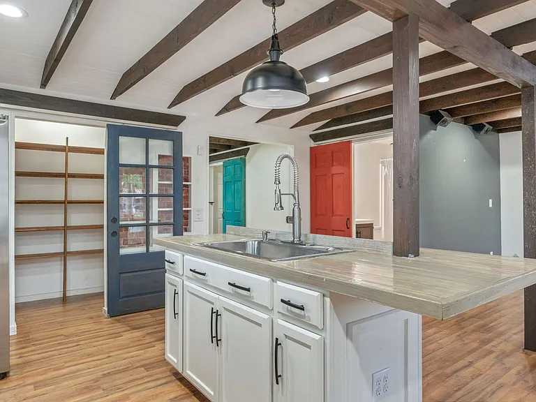 271 Bracewell St — Photo 16