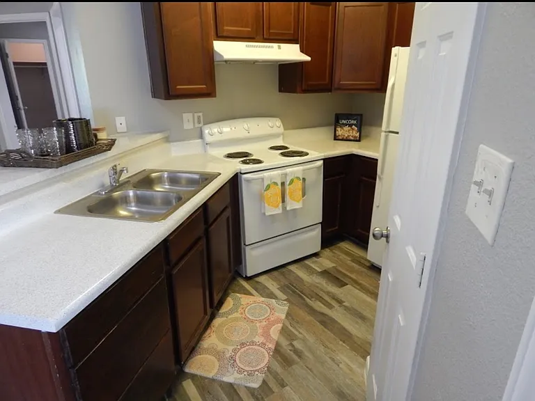 Gillette Square Apartments — Photo 5