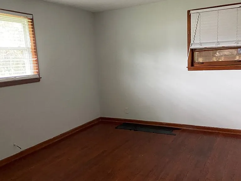 109 Thompson St — Photo 15