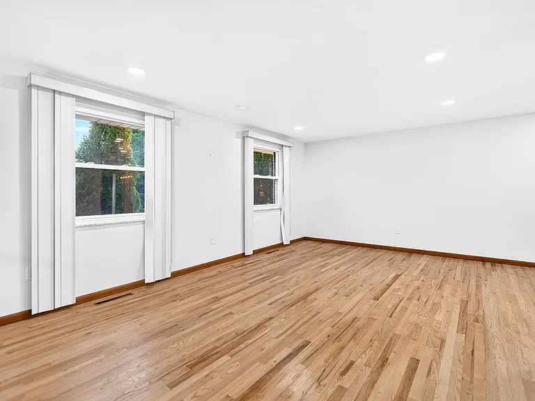 436 Sharon Rd — Photo 5