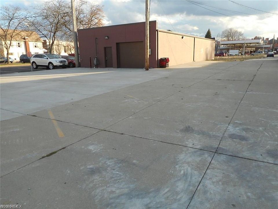 1st image of 261 W High Ave