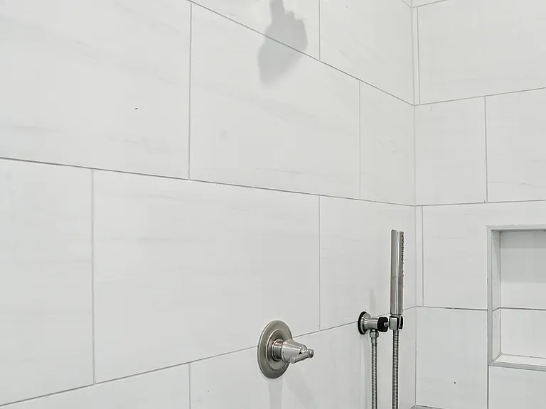 3921 S Madison Ave — Photo 6