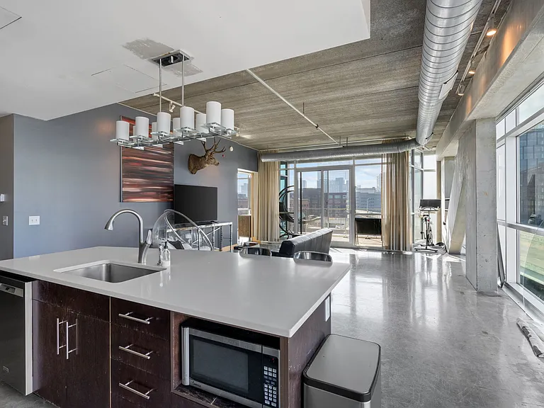 345 6th Ave N #605 — Photo 3