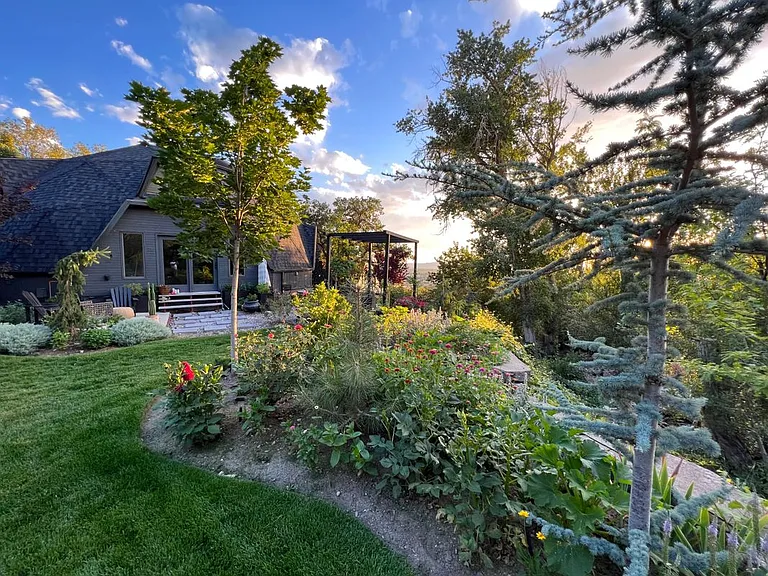 425 Lakeview Way — Photo 34