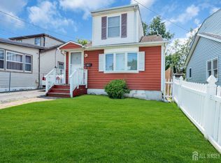 5 Summerfield Ave, Laurence Harbor, NJ 08879