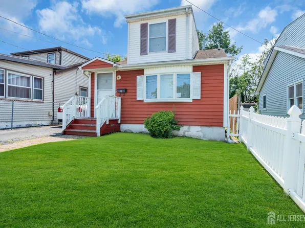5 Summerfield Ave, Laurence Harbor, NJ 08879