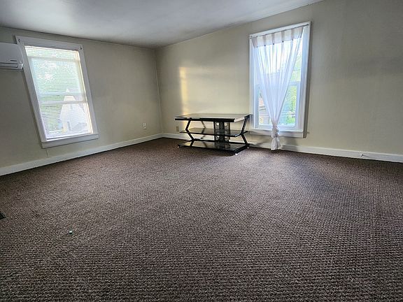 3rd image of 526 Pine St #3