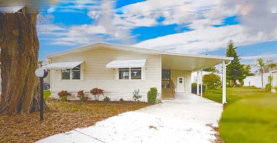 1st image of 3511 Blue Heron Cir