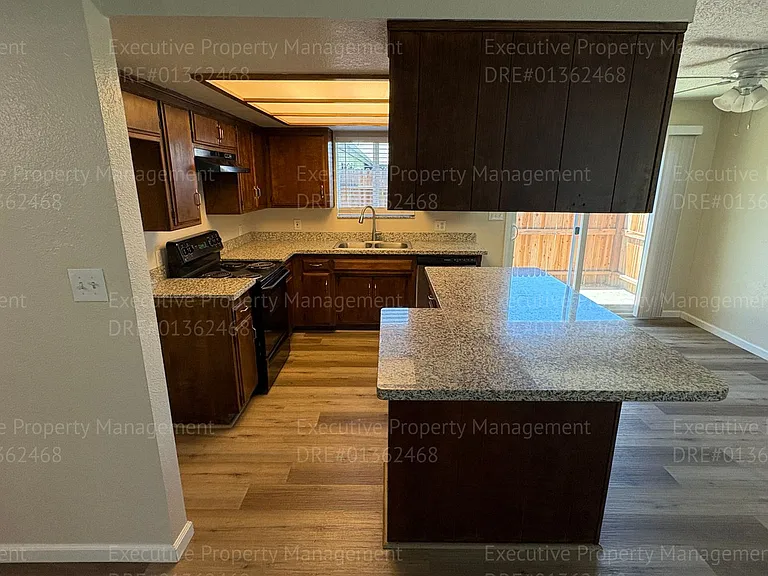 709 Deseret Way — Photo 15