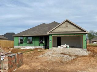 5600 Sapphire Dr, Springdale, AR 72764