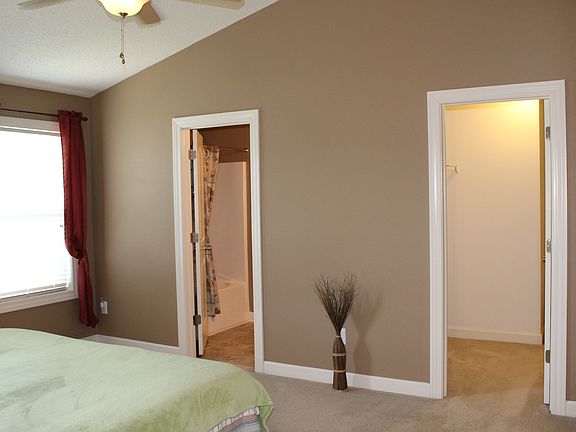 5th image of 5638 Independence Ave