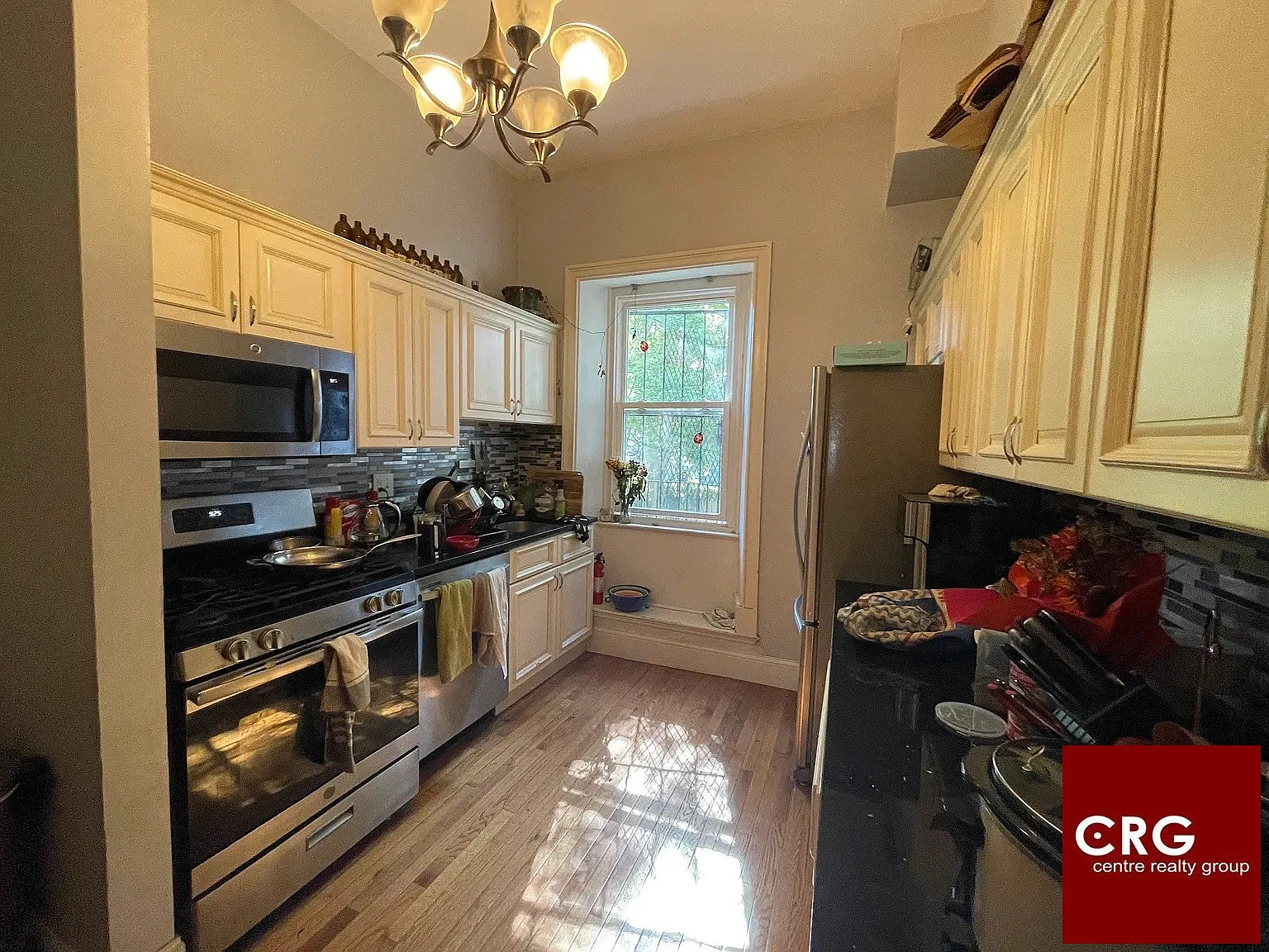 4 bed, 1.0 bath, 1200 sqft, $4,900 — Photo 3