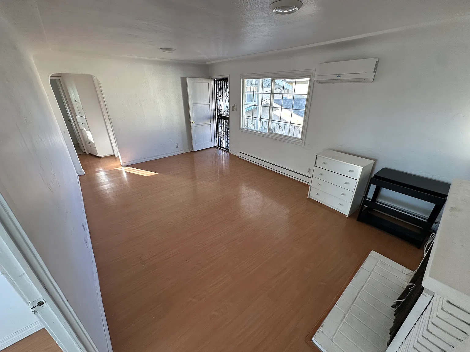 2 bed, 700 sqft, $2,050 — Photo 3