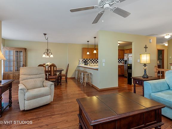 4th image of 459 Willow St Unit 459