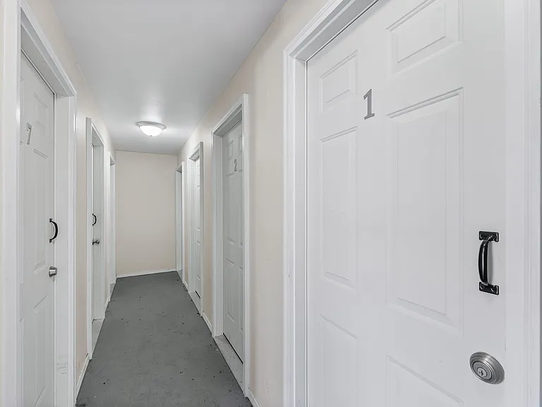 3125 E Carlisle Ave — Photo 2