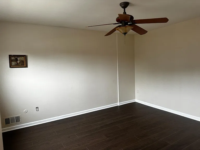 780 E Fox Hills Dr — Photo 7
