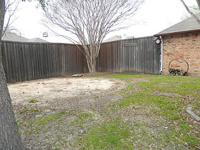 1st image of 105 N Carriage House Way