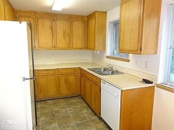 4th image of 10002 Barnes Ln S #10004