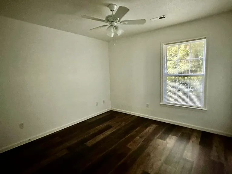 125 Evvalane Dr — Photo 14
