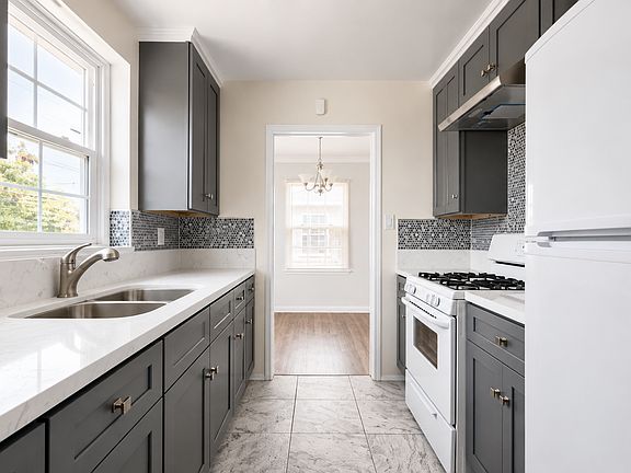 3rd image of 5913 Overhill Dr APT 4