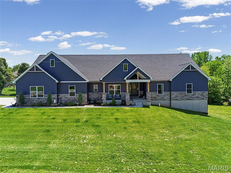 1st image of 4 Brook Parc Ct