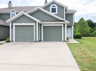 5847 NW Plantation Ln #200-D, Lees Summit, MO 64064
