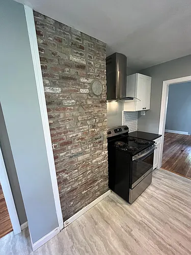 206 Bertha St Photo 1