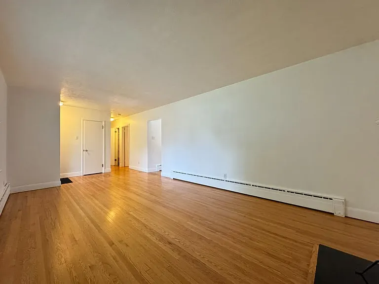 73 Eugenia St #UPPER LEVEL — Photo 7