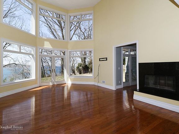 4th image of 37 Woodridge Ln