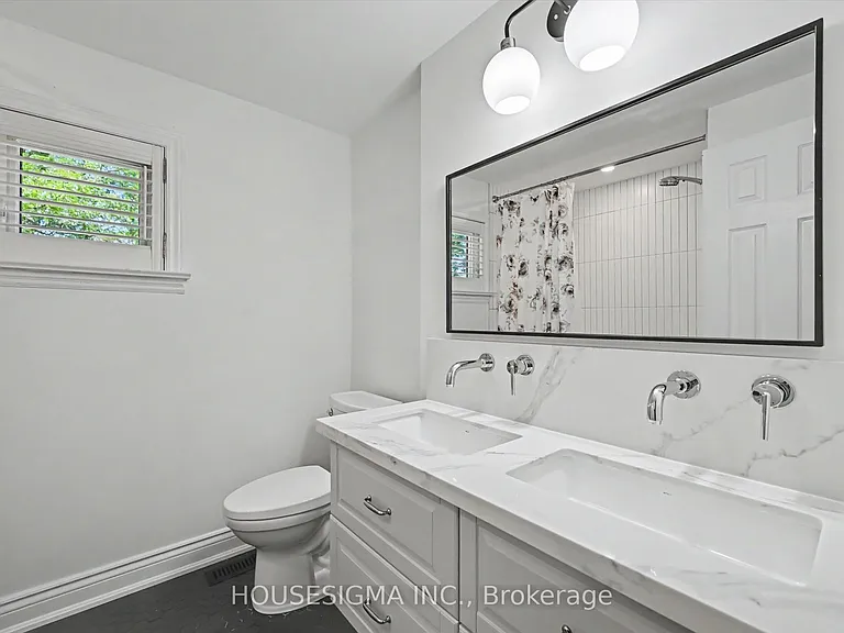 444 Withnell Cres — Photo 18