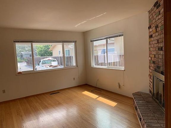 3rd image of 1053 Jones Ct