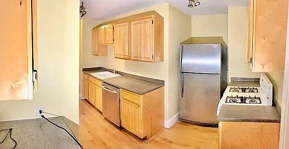 3rd image of 265 Hyde Park Ave APT 1R