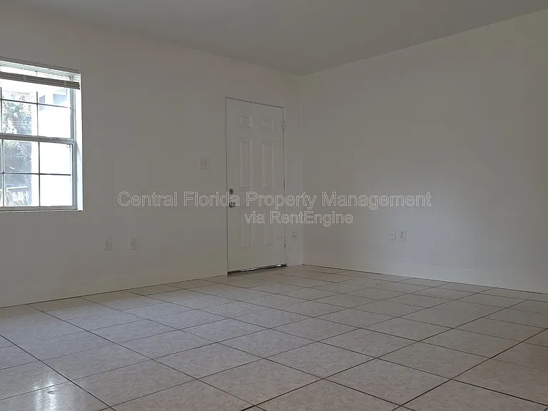 1010 E Central Blvd — Photo 3