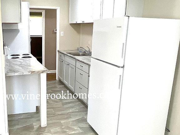 4th image of 416 Shepley Dr
