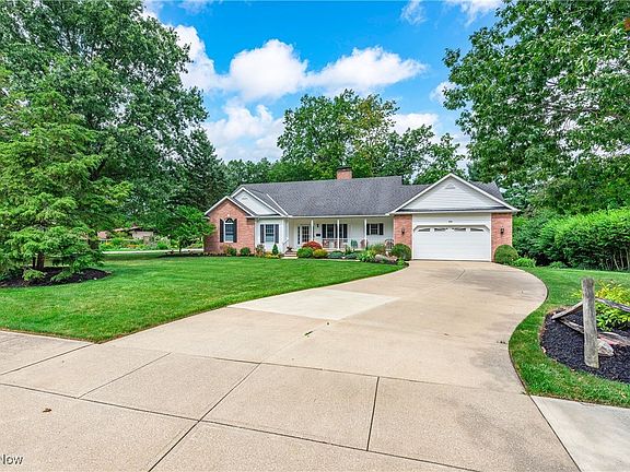 2nd image of 430 Briar Lake Dr