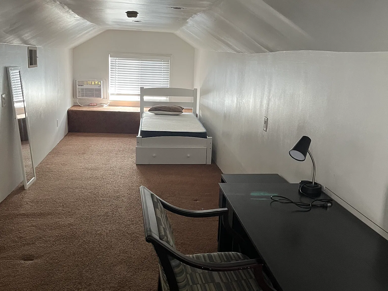 3 bed, 959 sqft, $2,900 — Photo 2