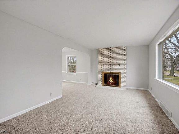 3rd image of 312 Montrose Ave NW