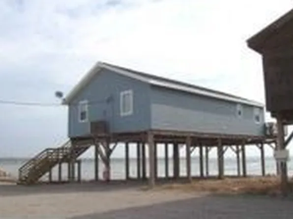 13015 Gulf Beach Dr, Freeport, TX 77541
