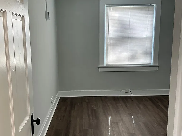 542 Fatherland Street — Photo 7
