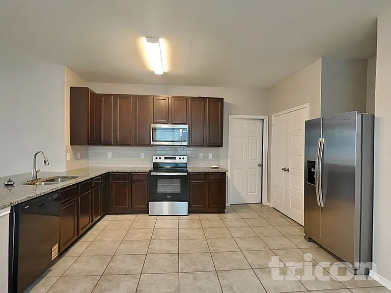 3907 Josephs Run — Photo 5
