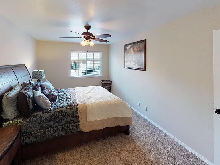Metroplex Apartments — Photo 43