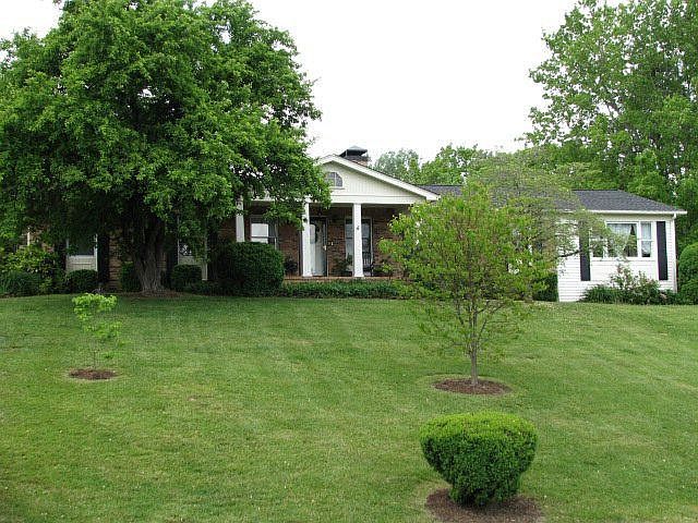 1st image of 290 Gray Dr
