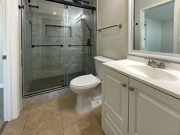 4th image of 5818 Roanoke St #9