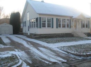 875 W 7th St, Winona, MN 55987