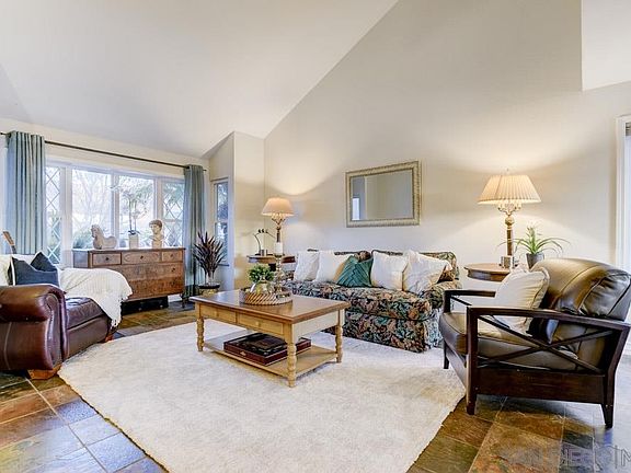 5th image of 1022 Arroyo Dr