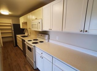 22855 30th Ave S APT 9, Des Moines, WA 98198