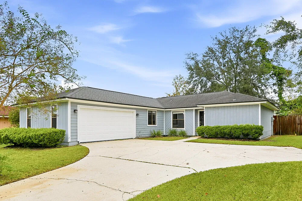 3 bed, 2.0 bath, 1298 sqft, $1,865 — Photo 3