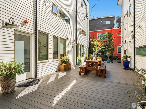 1537 Grandview Place E #D, Seattle, WA 98112